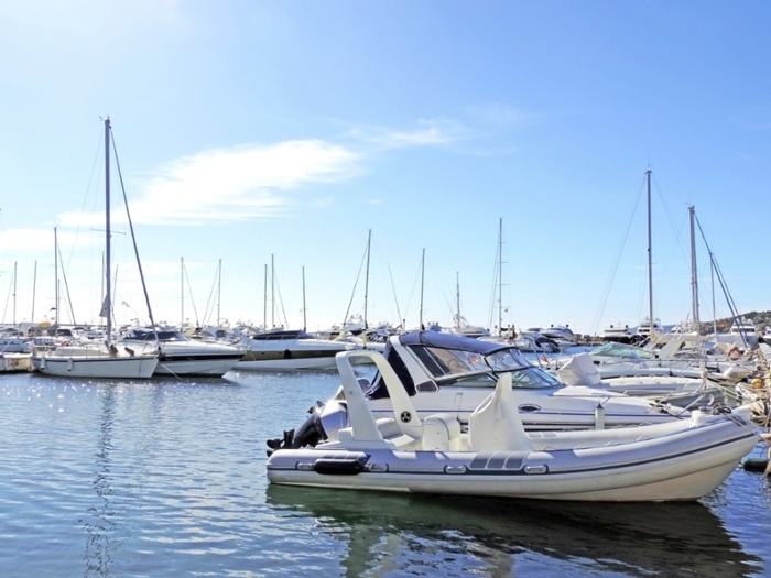 Using Marine Batteries For Electric Boat Engines