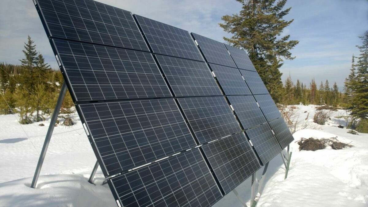 5 Ways To Maximize Solar Panel Performance During Winter