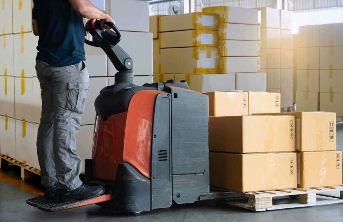 How Lithium Batteries Improve Efficiency Reduce Labor Costs