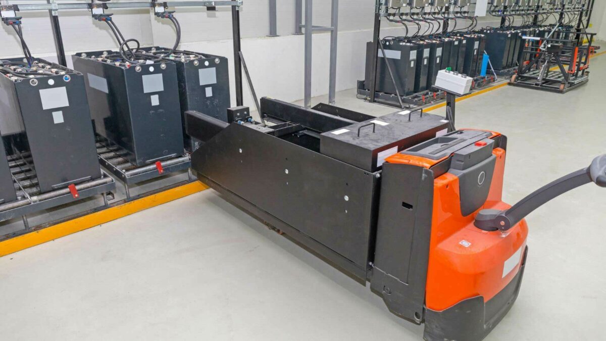 True Cost Of Lithium Vs Lead Acid Batteries In Material Handling