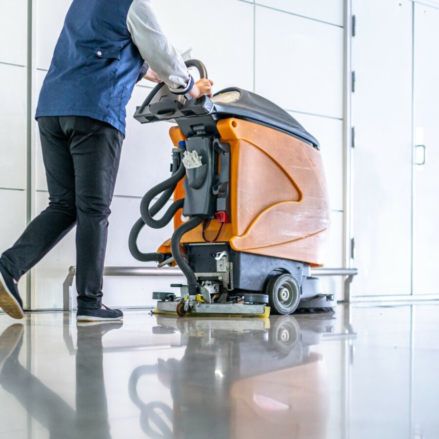 https://relion-battery.s3.us-east-1.amazonaws.com/images/hero/_zPattern/Floor-machine-in-use-with-lithium-battery.jpg