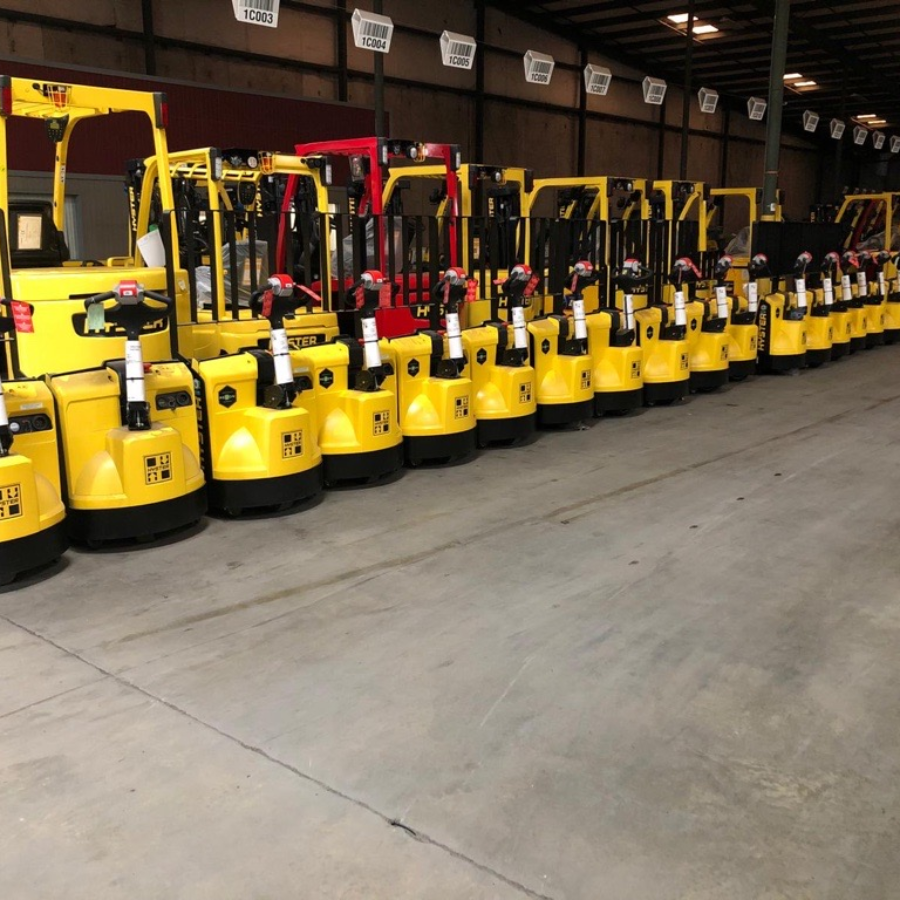 https://relion-battery.s3.us-east-1.amazonaws.com/images/hero/_zPattern/Hyster-Pallet-Jacks.png
