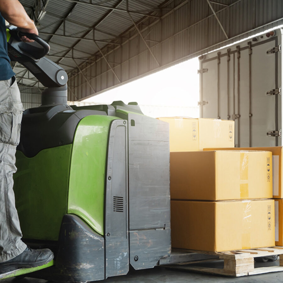 https://relion-battery.s3.us-east-1.amazonaws.com/images/hero/_zPattern/Pallet-Jack-with-Lithium-Batteries_z-pattern.jpg