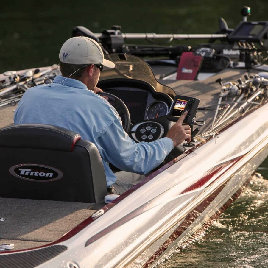 https://relion-battery.s3.us-east-1.amazonaws.com/images/hero/_zPattern/lithium-advantages-in-your-bass-boat.jpg