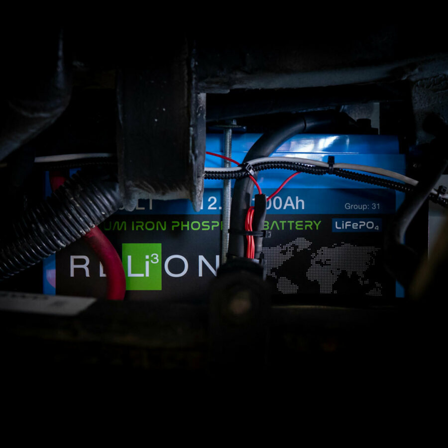 https://relion-battery.s3.us-east-1.amazonaws.com/images/hero/_zPattern/relion-lifepo4-drop-in-spotlight.jpg