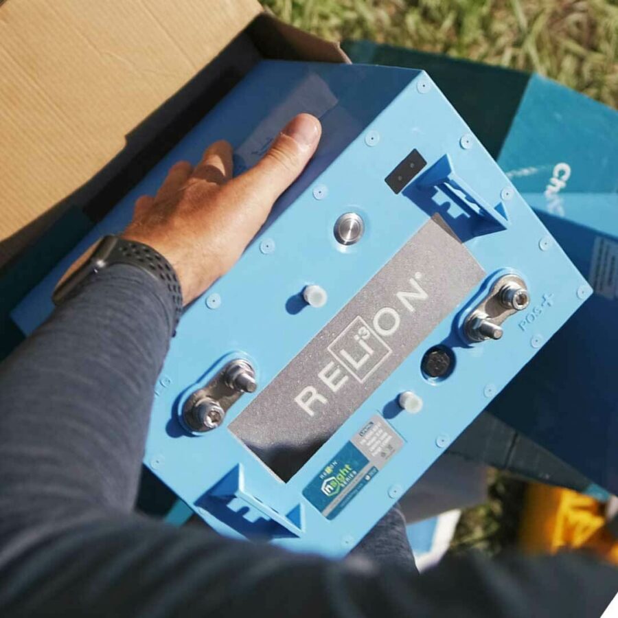 https://relion-battery.s3.us-east-1.amazonaws.com/images/hero/_zPattern/relion-lithium-battery-unboxing-insight.jpg
