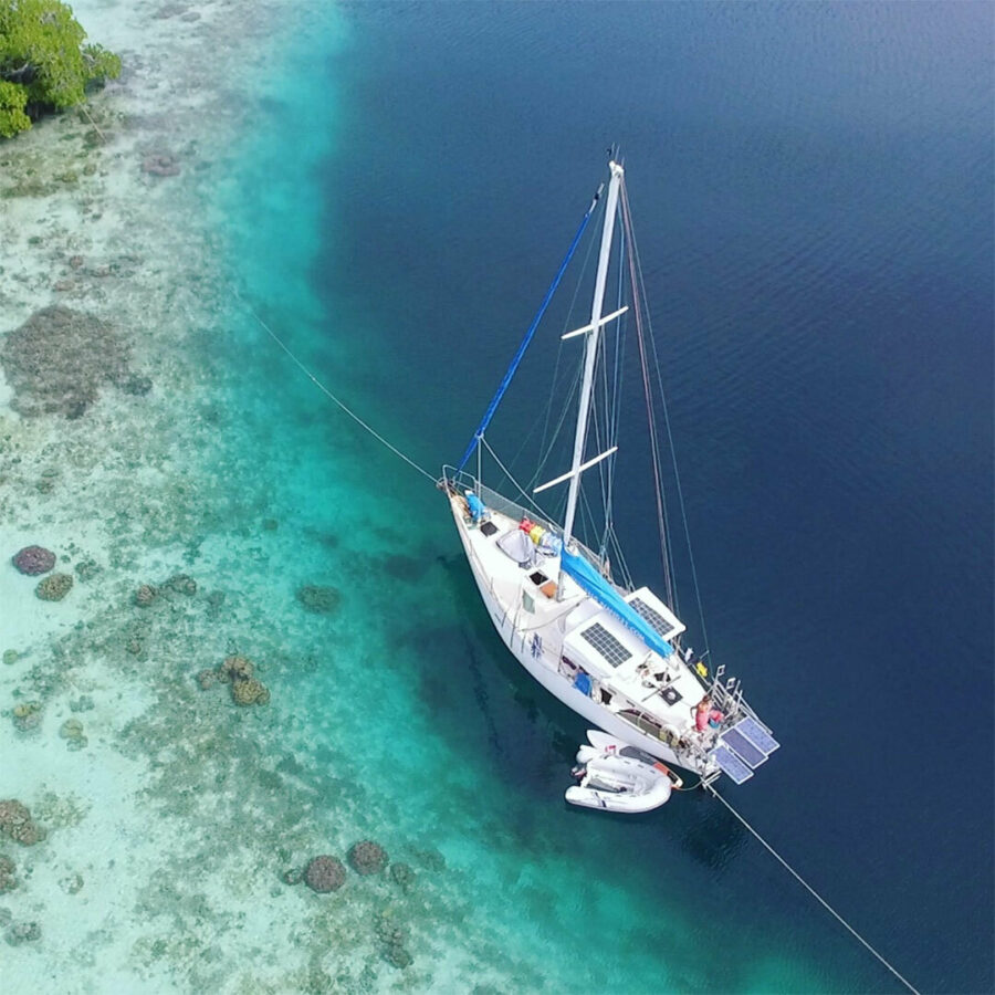 https://relion-battery.s3.us-east-1.amazonaws.com/images/hero/_zPattern/sailing-with-lithium-battery-power.jpg