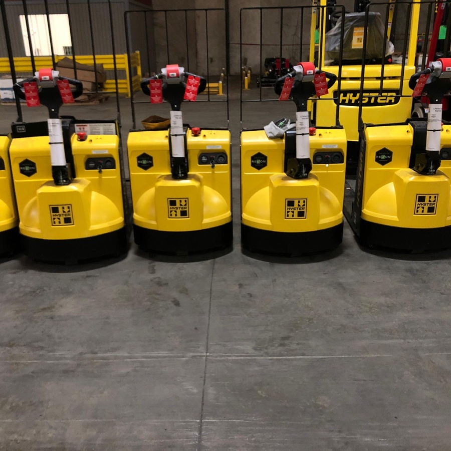 https://relion-battery.s3.us-east-1.amazonaws.com/misc/_zPattern/Lithium-Powering-Hyster-Yale-Pallet-Jacks.png